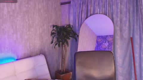 Chloe online show from 28, 5, 2026