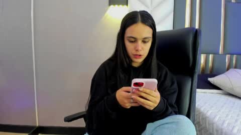  Chloe Harper  online show from 5, 6, 2026