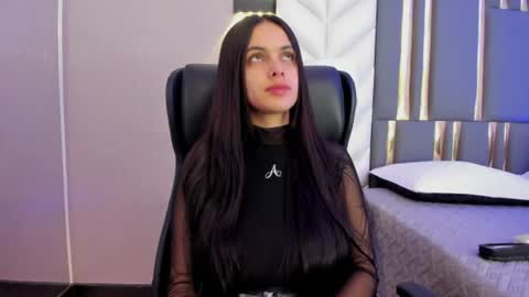  Chloe Harper  online show from 14, 6, 2026