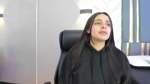  Chloe Harper  online show from 20, 6, 2026