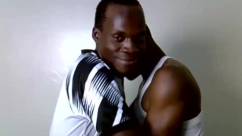 Snapshot of chocolateguys chatting on 27, 5, 2026 RonaldNicholas online show from 27, 5, 2026