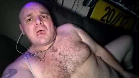 chubbyman44 online show from 10, 6, 2026