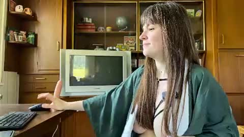Claire Moulin online show from 17, 6, 2026