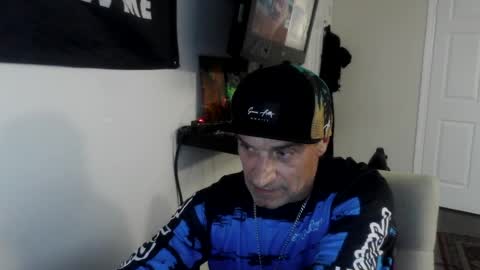 Snapshot of clintwood12 chatting on 19, 6, 2026 chad online show from 19, 6, 2026