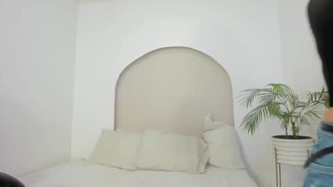Snapshot of cloe_amazingg chatting on 19, 12, 2025 Cloe online show from 19, 12, 2025