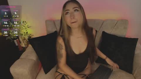 cloe_martinezz_ online show from 27, 5, 2026