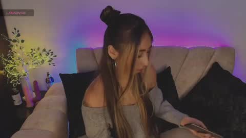 cloe_martinezz_ online show from 10, 6, 2026