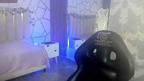 cloee_tay1 online show from 19, 6, 2026