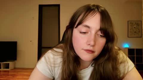 Snapshot of clover_tully chatting on 17, 4, 2026 Clover online show from 17, 4, 2026