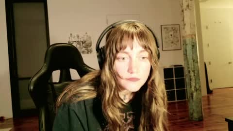 Snapshot of clover_tully chatting on 6, 6, 2026 Clover online show from 6, 6, 2026