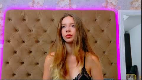 CoraVex online show from 19, 6, 2026