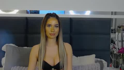 CoraliaDiamond online show from 18, 2, 2025