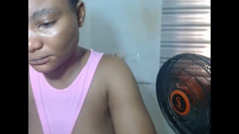 Snapshot of creamyxpussyx chatting on 1, 5, 2026 creamyxpussyx online show from 1, 5, 2026