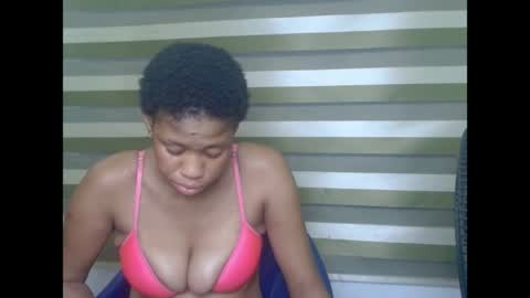 Snapshot of creamyxpussyx chatting on 4, 5, 2026 creamyxpussyx online show from 4, 5, 2026