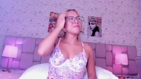 CristyBloom  online show from 9, 6, 2026
