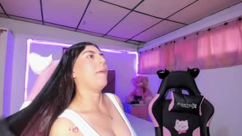 cristal_smith20 online show from 9, 4, 2026