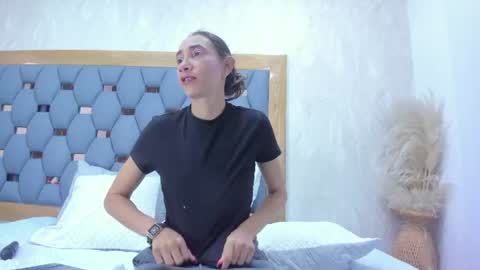 crystal_sm online show from 9, 6, 2026