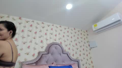 Milf Latina online show from 26, 5, 2026