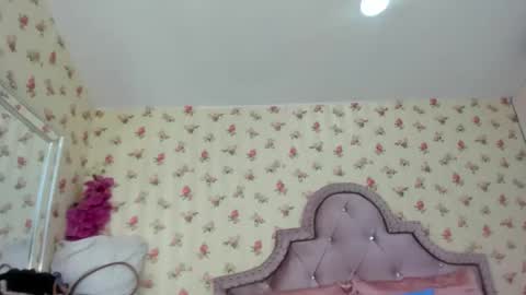 Milf Latina online show from 9, 6, 2026