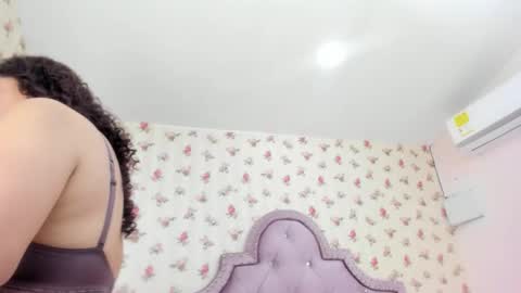 Milf Latina online show from 11, 6, 2026