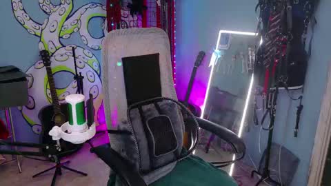 CUMpotikEve online show from 2, 6, 2026