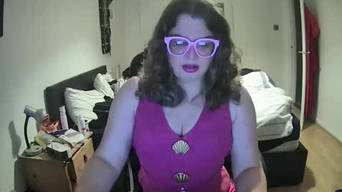 Shirley online show from 16, 10, 2025