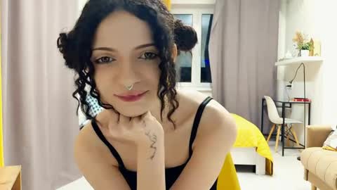 Snapshot of curlixiee chatting on 24, 5, 2026 Kira online show from 24, 5, 2026