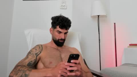 Snapshot of cuteeboy chatting on 4, 6, 2026 cuteeboy online show from 4, 6, 2026