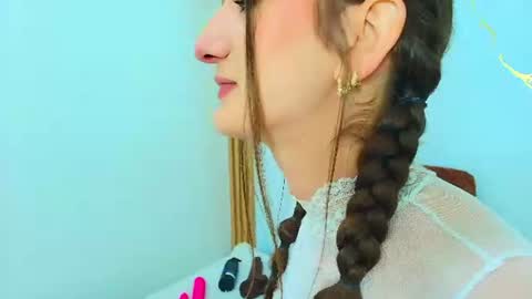 Dafne Castro online show from 10, 6, 2026