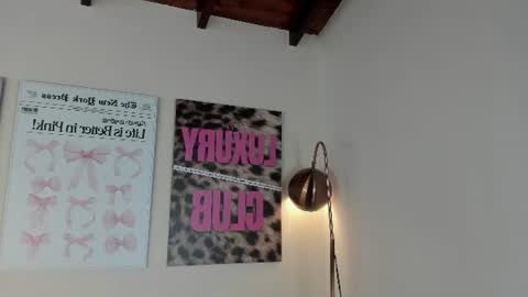 dafne_hillss online show from 20, 6, 2026