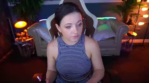 Dafni Mon online show from 19, 6, 2026