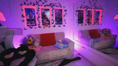 Dahlia Grey online show from 16, 6, 2026