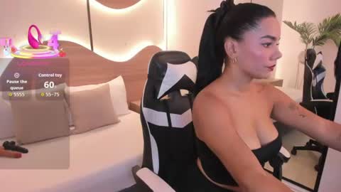 D A N A  online show from 24, 6, 2026