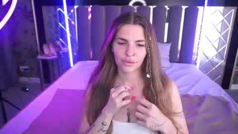 danielareign online show from 16, 6, 2026