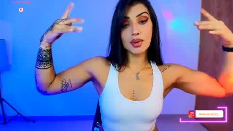 Danna Wells online show from 17, 6, 2026