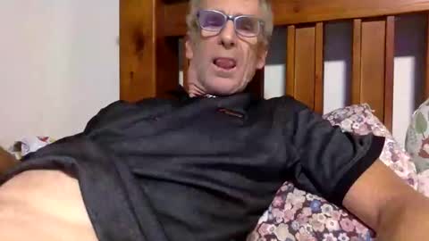 deanofflove2210 online show from 27, 2, 2025