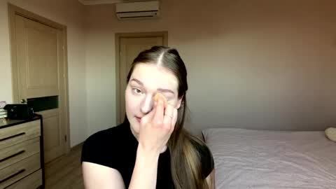 Mila online show from 4, 5, 2026
