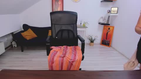 DeliciousLolly online show from 17, 6, 2026