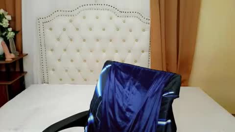 Snapshot of deliciously_sophie chatting on 18, 5, 2026 Sophie online show from 18, 5, 2026