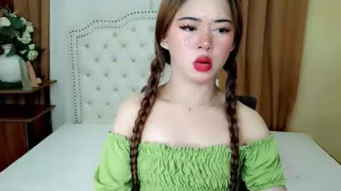 Snapshot of deliciously_sophie chatting on 22, 5, 2026 Sophie online show from 22, 5, 2026