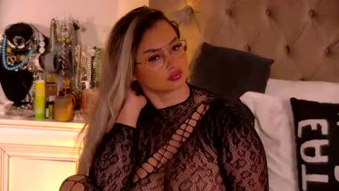 Ela online show from 9, 6, 2026
