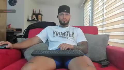 Snapshot of dereckgreen chatting on 19, 6, 2026 dereckgreen online show from 19, 6, 2026