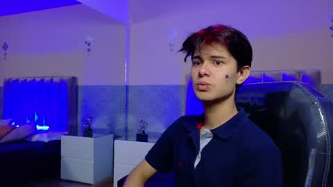derek_sinn online show from 8, 6, 2026