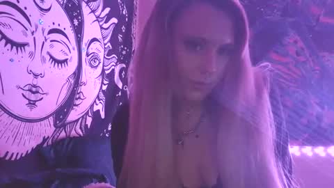devyn winter online show from 16, 4, 2026