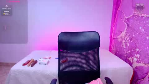 diiosa_latina online show from 25, 6, 2026
