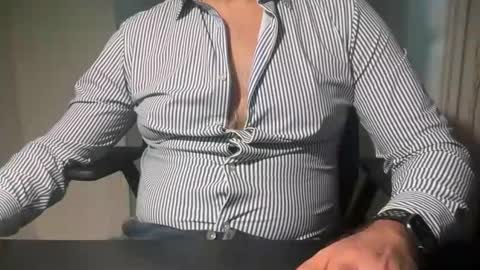 Snapshot of discreetcam chatting on 24, 11, 2025 Discreet Guy online show from 24, 11, 2025