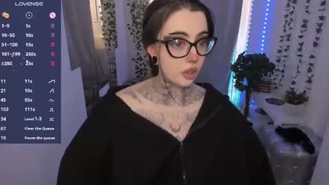 dixipixi_ online show from 19, 6, 2026