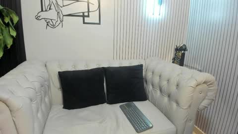 Snapshot of doll_skinny18 chatting on 24, 4, 2026 Samy online show from 24, 4, 2026