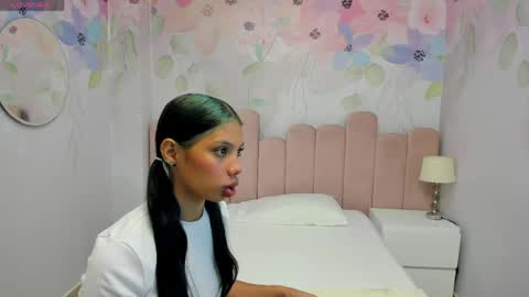 Snapshot of doll_skinny18 chatting on 9, 5, 2026 Samy online show from 9, 5, 2026