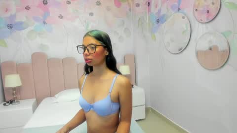 Snapshot of doll_skinny18 chatting on 19, 5, 2026 Samy online show from 19, 5, 2026